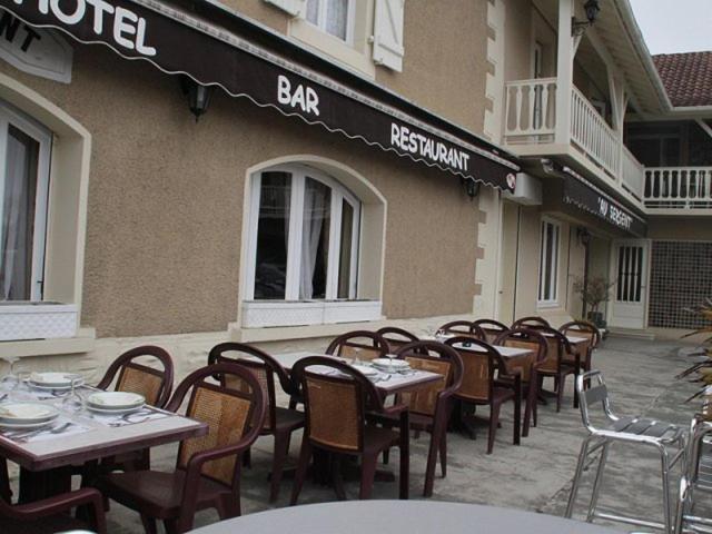 Hotel Peret Denguin Exteriér fotografie